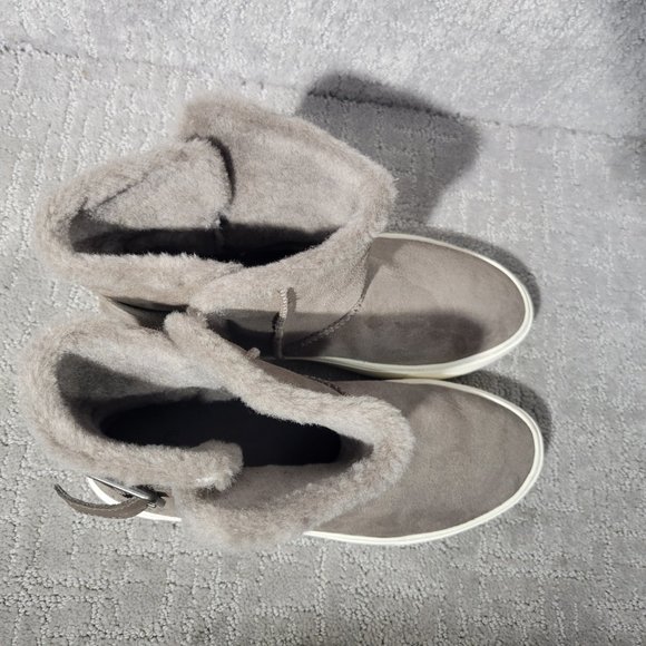 UGG Aika Women's Size 8 US Gray Suede Sheepskin Wool Ankle Boots 1104069 - Picture 10 of 12